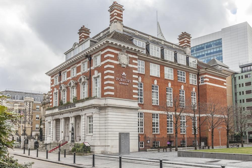 The Roseate Reading Hotell Exteriör bild The former headquarters of the London School of Hygiene and Tropical Medicine, now the headquarters of the London School of Hygiene & Tropical Medicine