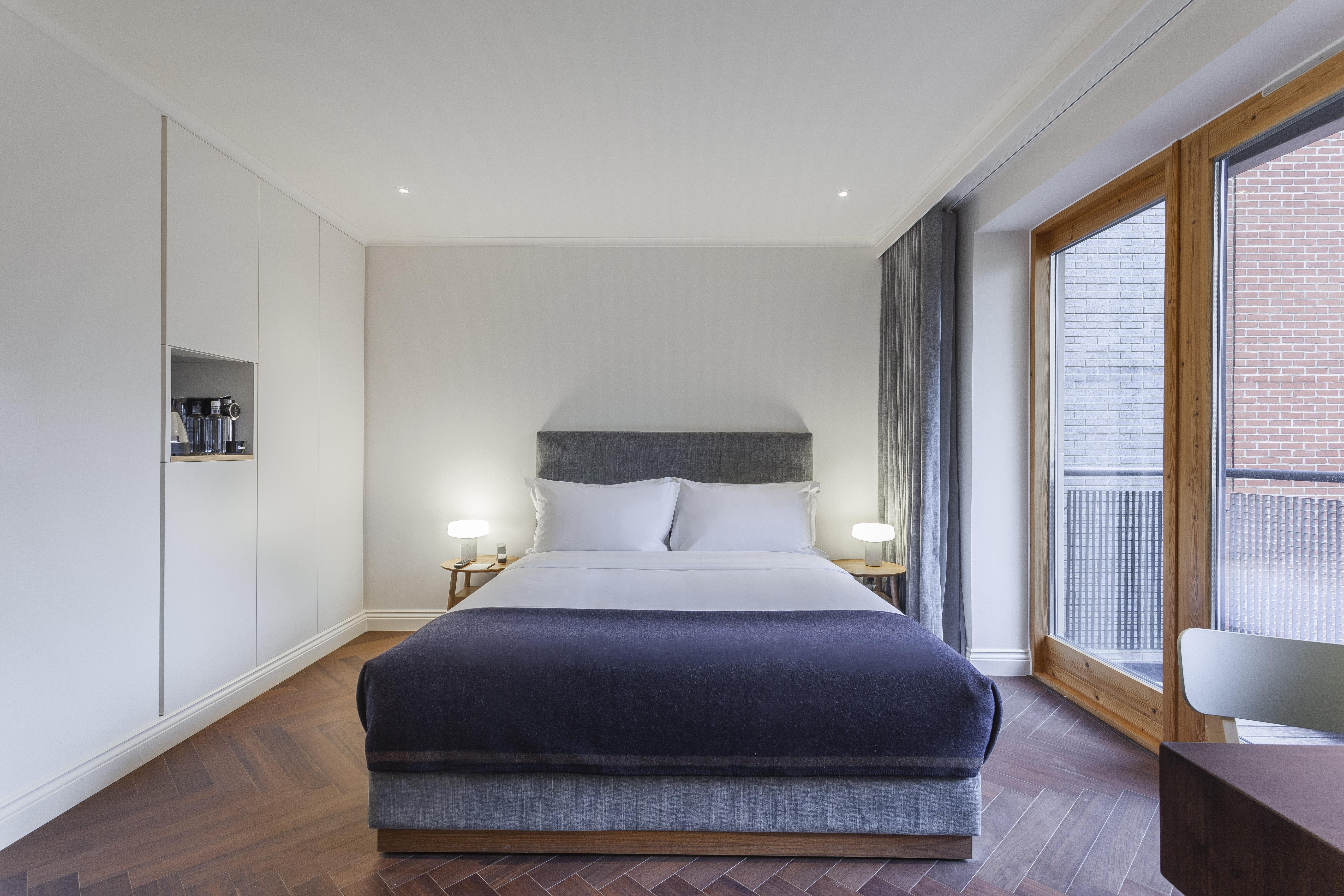 The Roseate Reading Hotell Exteriör bild A bedroom at the South Point