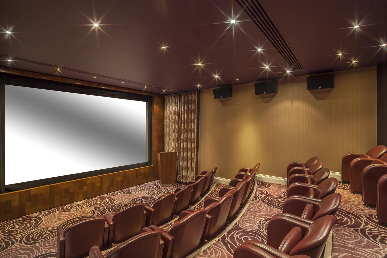 The Roseate Reading Hotell Exteriör bild The cinema at The Dorchester