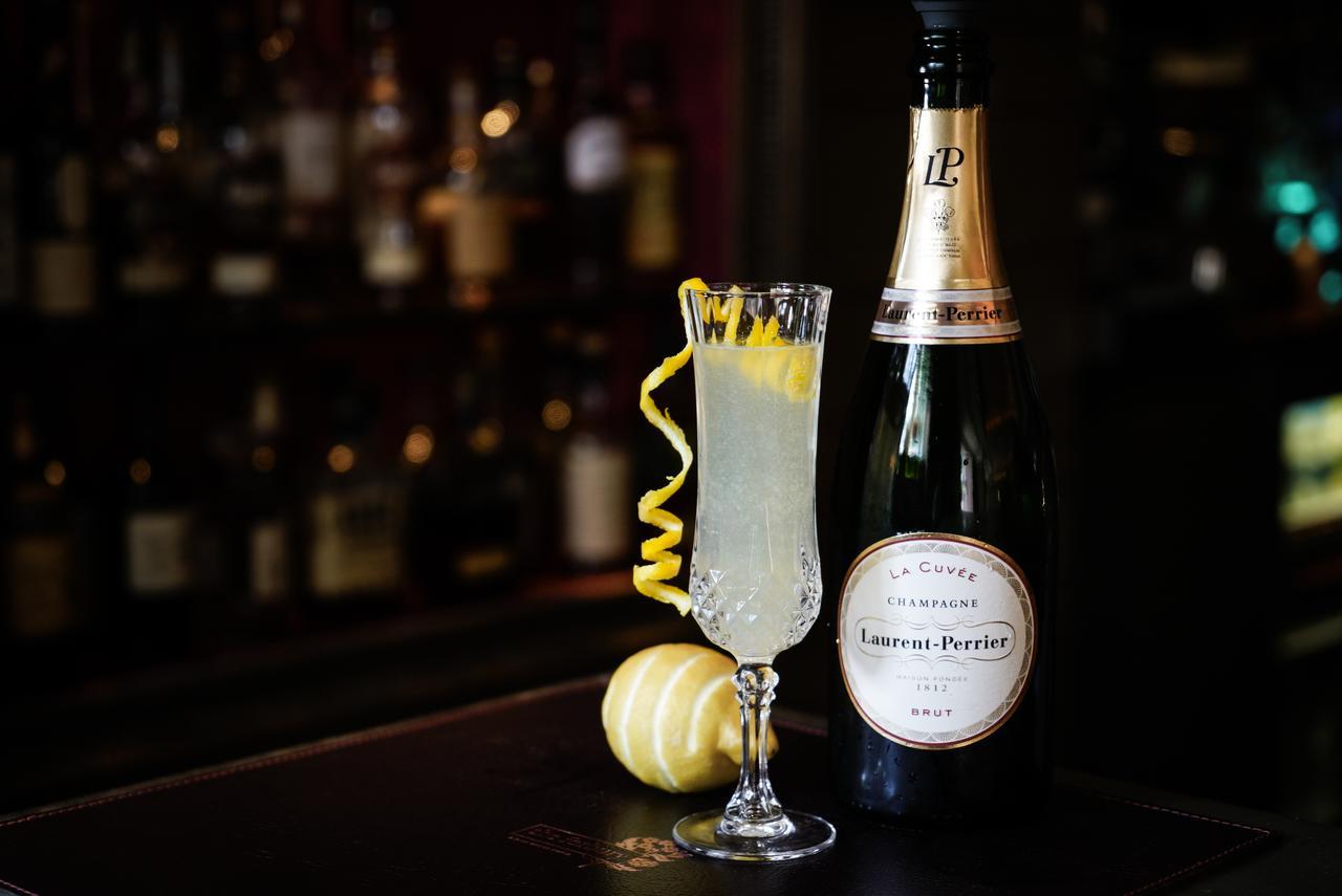 The Roseate Reading Hotell Exteriör bild A French 75