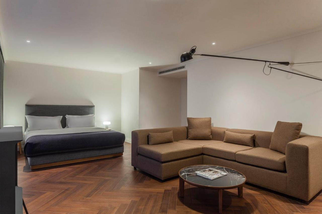 The Roseate Reading Hotell Exteriör bild A suite at the hotel