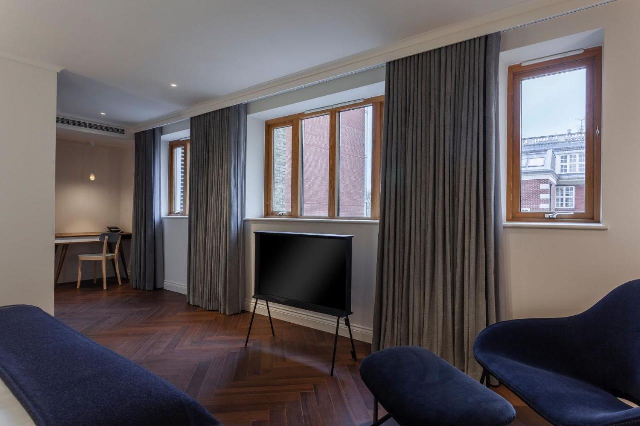 The Roseate Reading Hotell Exteriör bild A room at the hotel