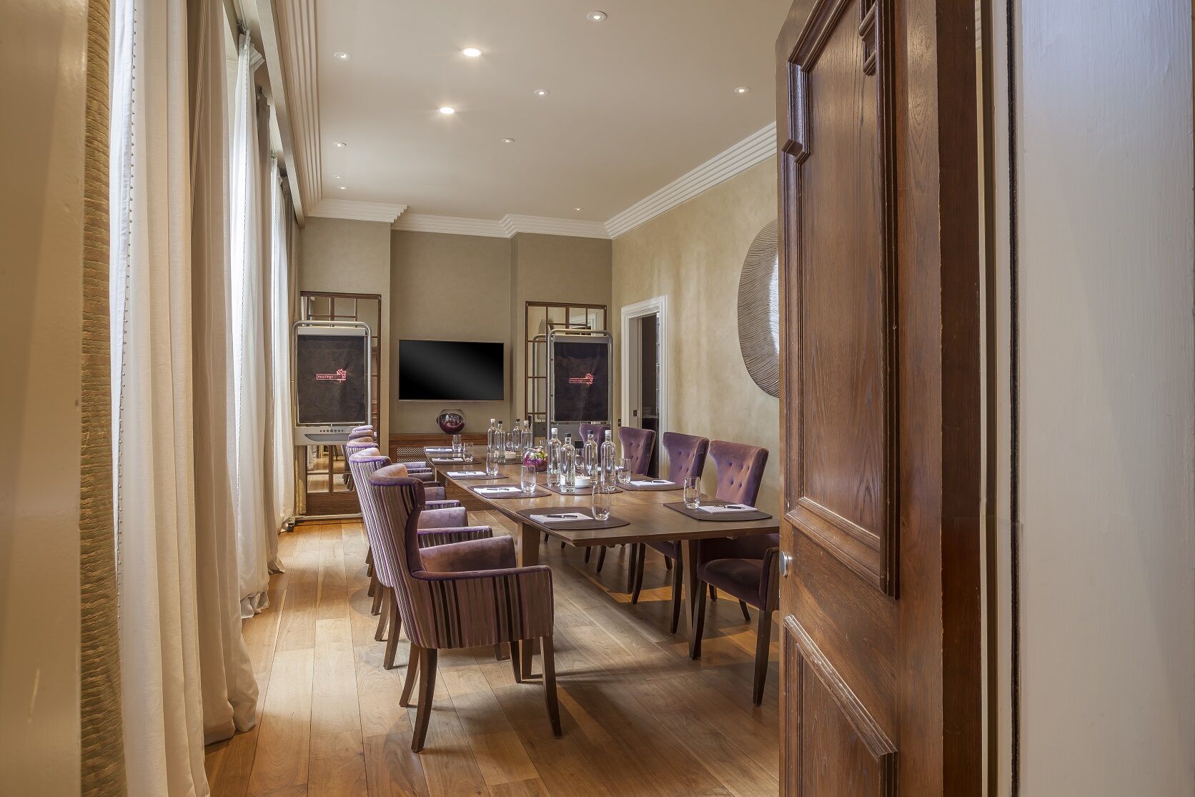 The Roseate Reading Hotell Exteriör bild The Long Room